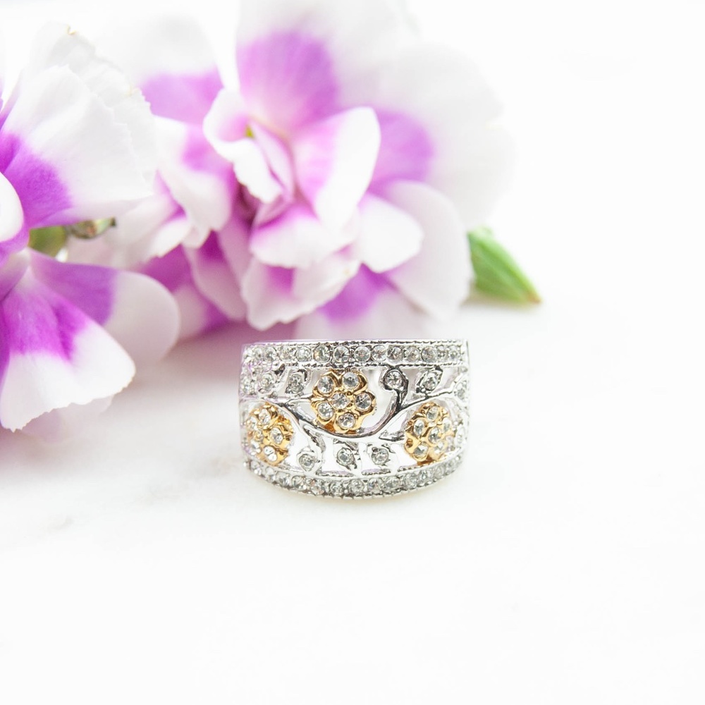 Two-Tone Crystal Ring | Floral Design
